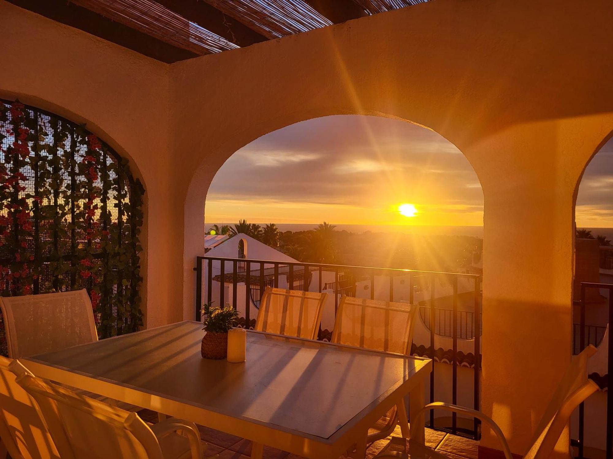 Casa Sunrise - Costa Blanca House With Rooftop, Swimming Pools And Panoramic Sea And Calpe Views Exterior foto